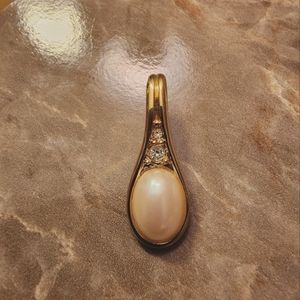 Monet necklace pendant